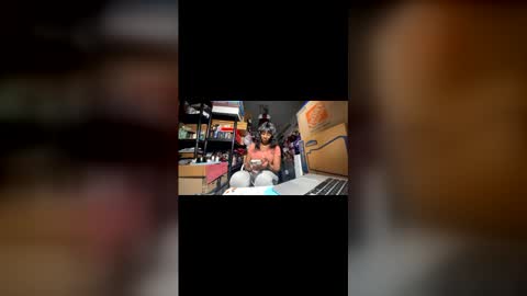 Snapshot of wynterheat chatting on 05.25.26 Wynter Heat online show from 05.25.26