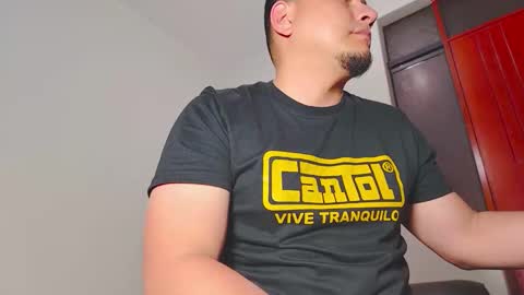 Snapshot of x___frank_hot chatting on 12.14.25 x___frank_hot online show from 12.14.25