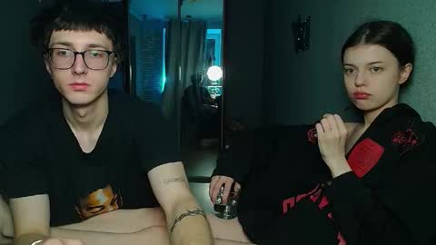 Philipp and Este online show from 11.27.25