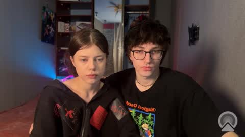 Snapshot of x_files_t chatting on 02.04.26 Philipp and Este online show from 02.04.26