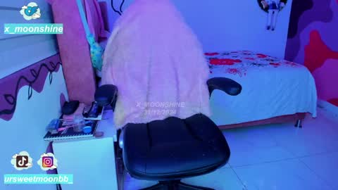     s  s      s   online show from 01.01.25