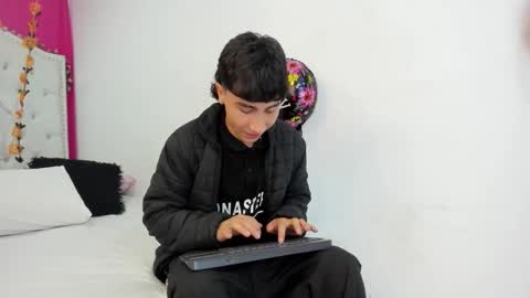 Snapshot of xaandergrey chatting on 10.10.25 xaanderGrey online show from 10.10.25