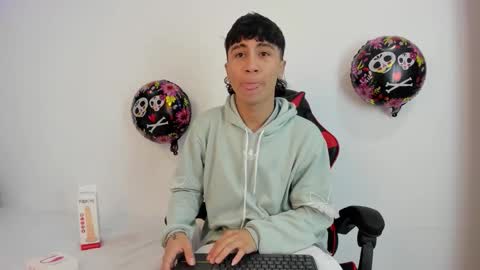 Snapshot of xaandergrey chatting on 10.12.25 xaanderGrey online show from 10.12.25