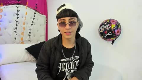 Snapshot of xaandergrey chatting on 10.14.25 xaanderGrey online show from 10.14.25