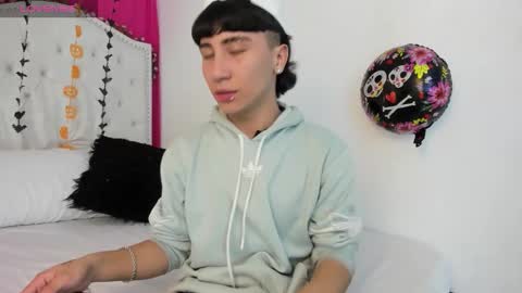 Snapshot of xaandergrey chatting on 10.15.25 xaanderGrey online show from 10.15.25