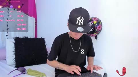 Snapshot of xaandergrey chatting on 10.23.25 xaanderGrey online show from 10.23.25