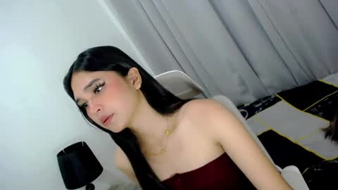 Snapshot of xairah_doux chatting on 04.08.26 xairah_doux online show from 04.08.26