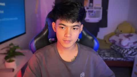 Prince Aldrian  online show from 02.11.25