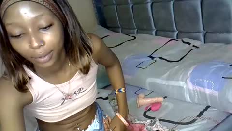 Snapshot of xalia_caramel chatting on 06.10.26 Alexa online show from 06.10.26