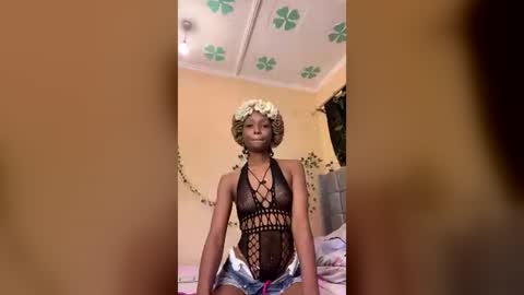 Snapshot of xalia_caramel chatting on 06.15.26 Alexa online show from 06.15.26