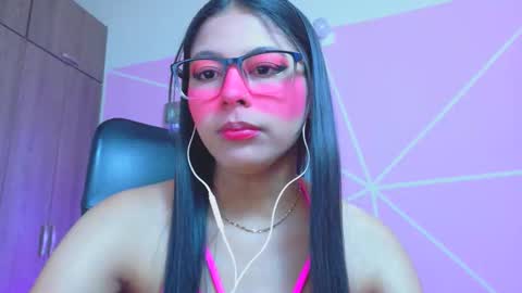 Snapshot of xallysonx_ chatting on 04.22.26 XALLYSONX online show from 04.22.26