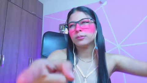 Snapshot of xallysonx_ chatting on 04.25.26 XALLYSONX online show from 04.25.26
