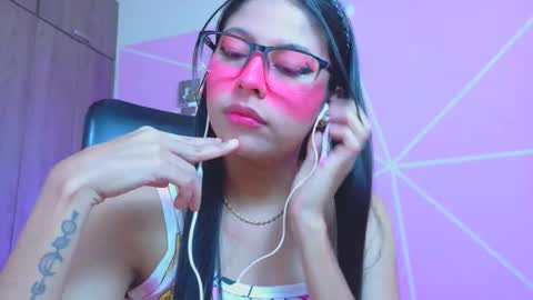 Snapshot of xallysonx_ chatting on 04.28.26 XALLYSONX online show from 04.28.26