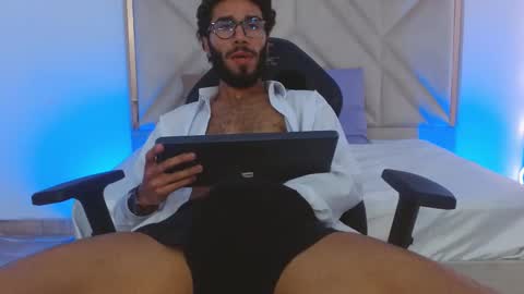 Snapshot of xander_tay chatting on 12.07.24 ISSANDER online show from 12.07.24