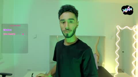 Snapshot of xander_tay chatting on 01.18.25 ISSANDER online show from 01.18.25