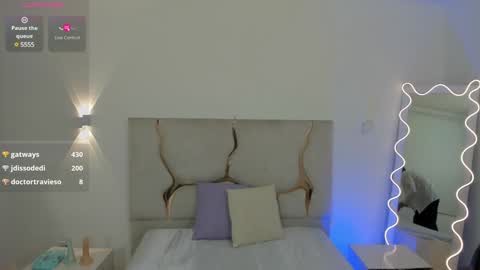 Snapshot of xander_tay chatting on 01.30.25 ISSANDER online show from 01.30.25