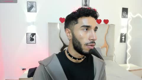 Snapshot of xander_tay chatting on 03.04.25 ISSANDER online show from 03.04.25