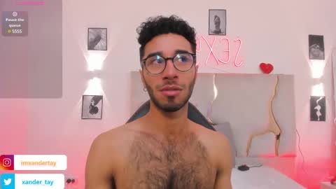 Snapshot of xander_tay chatting on 03.09.25 ISSANDER online show from 03.09.25