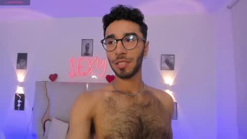 Snapshot of xander_tay chatting on 03.12.25 ISSANDER online show from 03.12.25