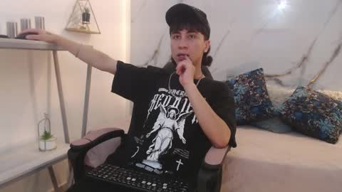 xandergrey8 online show from 04.15.26