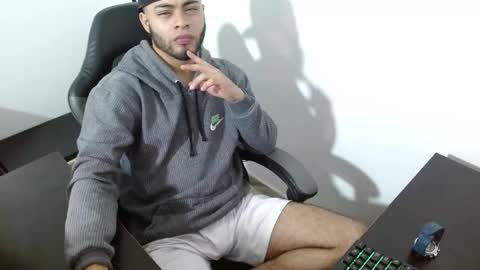 Snapshot of xanderstone00 chatting on 02.10.26 Xanderstone online show from 02.10.26