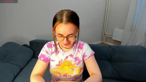 Snapshot of xapka_lapka chatting on 05.09.26 Alice online show from 05.09.26