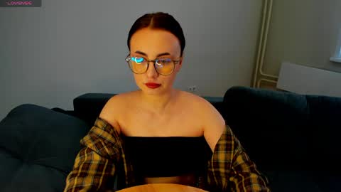 Snapshot of xapka_lapka chatting on 05.22.26 Alice online show from 05.22.26