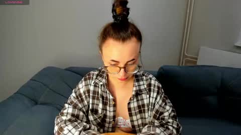 Snapshot of xapka_lapka chatting on 05.28.26 Alice online show from 05.28.26