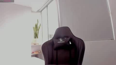 Snapshot of xavier_colleman chatting on 04.24.26 Xavier online show from 04.24.26