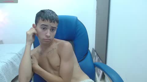 Snapshot of xavii_18_ chatting on 01.22.25 xavii_18_ online show from 01.22.25