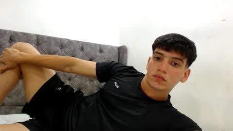 Snapshot of xbodyonfirex chatting on 10.08.25 max online show from 10.08.25