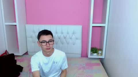 Snapshot of xcoupleplayxx chatting on 04.26.26 xcoupleplayxx online show from 04.26.26