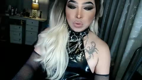 Zhavia online show from 09.08.25