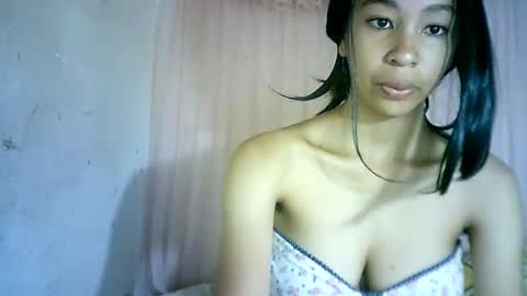 Snapshot of xenna610827 chatting on 01.22.25 xenna610827 online show from 01.22.25