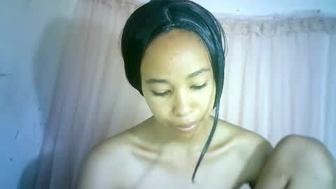 Snapshot of xenna610827 chatting on 01.28.25 xenna610827 online show from 01.28.25