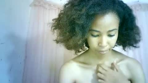 Snapshot of xenna610827 chatting on 02.02.25 xenna610827 online show from 02.02.25