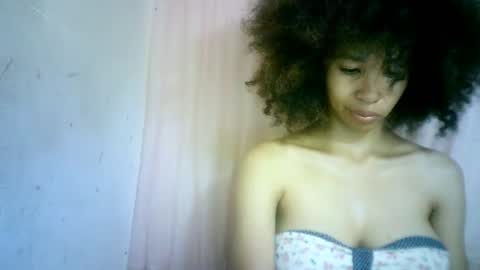 Snapshot of xenna610827 chatting on 02.02.25 xenna610827 online show from 02.02.25