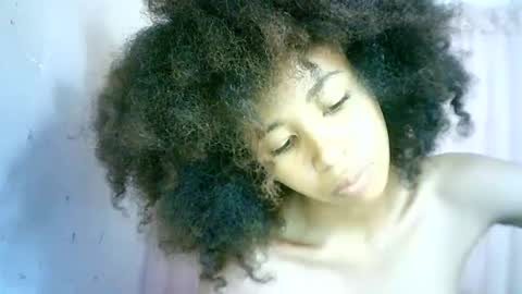 Snapshot of xenna610827 chatting on 02.04.25 xenna610827 online show from 02.04.25