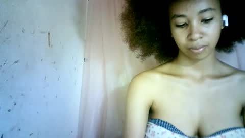 Snapshot of xenna610827 chatting on 02.18.25 xenna610827 online show from 02.18.25