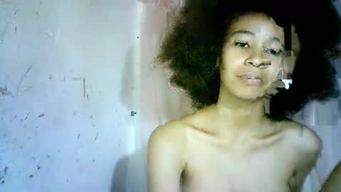 Snapshot of xenna610827 chatting on 02.19.25 xenna610827 online show from 02.19.25