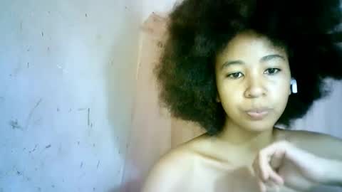 Snapshot of xenna610827 chatting on 02.22.25 xenna610827 online show from 02.22.25