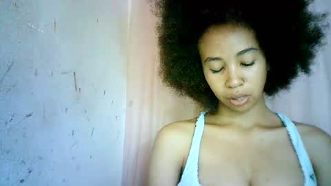 Snapshot of xenna610827 chatting on 02.27.25 xenna610827 online show from 02.27.25