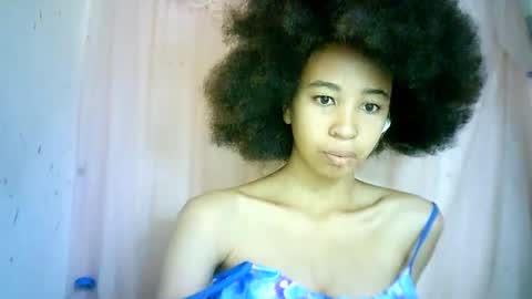 Snapshot of xenna610827 chatting on 03.07.25 xenna610827 online show from 03.07.25