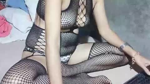 Snapshot of xhotskinny69x chatting on 10.25.25 xhotskinny69x online show from 10.25.25