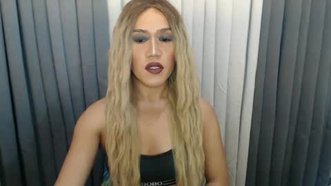 GWEN THOMPSON .......   online show from 12.09.24