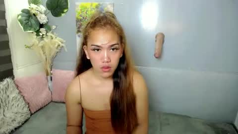 GWEN THOMPSON .......   online show from 03.10.25