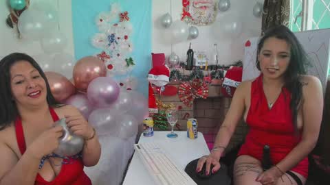 Snapshot of ximena_sm chatting on 12.31.24 Ximena online show from 12.31.24