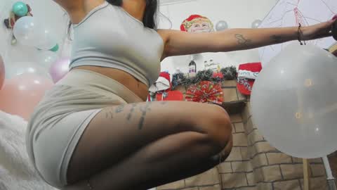 Snapshot of ximena_sm chatting on 01.03.25 Ximena online show from 01.03.25