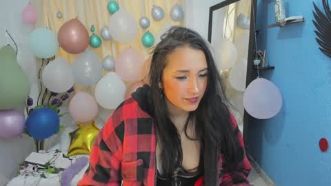 Snapshot of ximena_sm chatting on 01.25.25 Ximena online show from 01.25.25