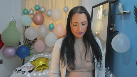 Snapshot of ximena_sm chatting on 01.27.25 Ximena online show from 01.27.25